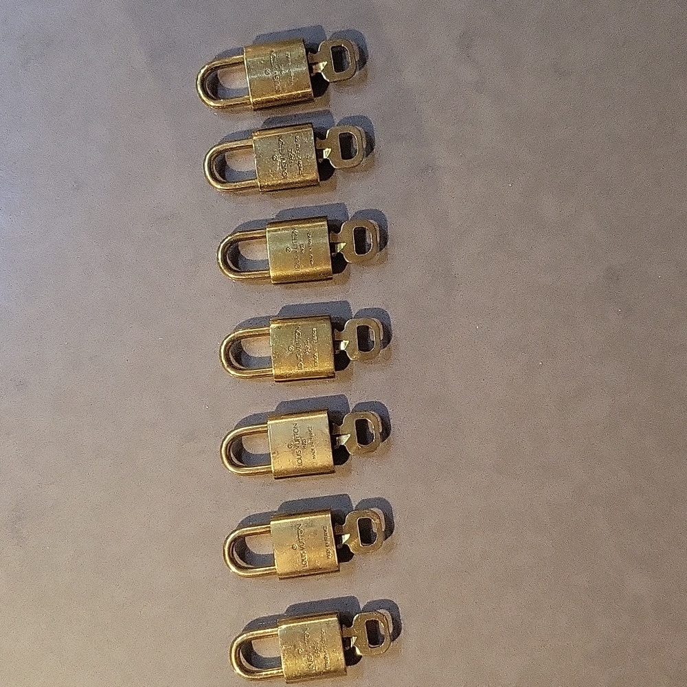 Louis Vuitton Authentic Lock & Key - Picture 13 of 16